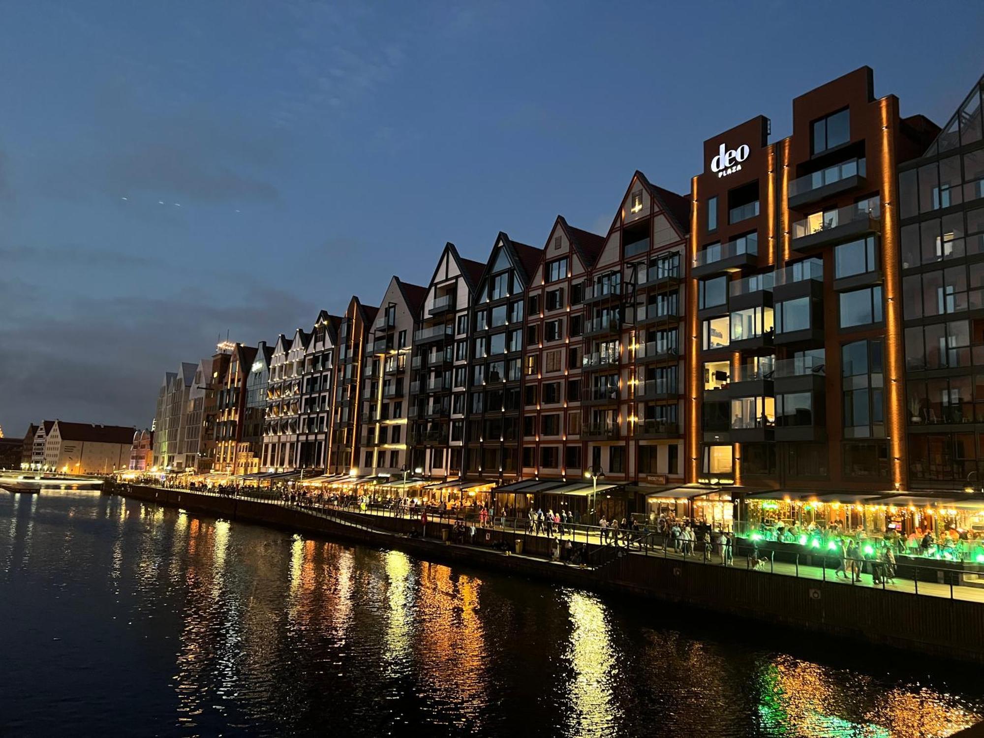 Baltic Riviera - Luxurious With Patio And River View Gdańsk