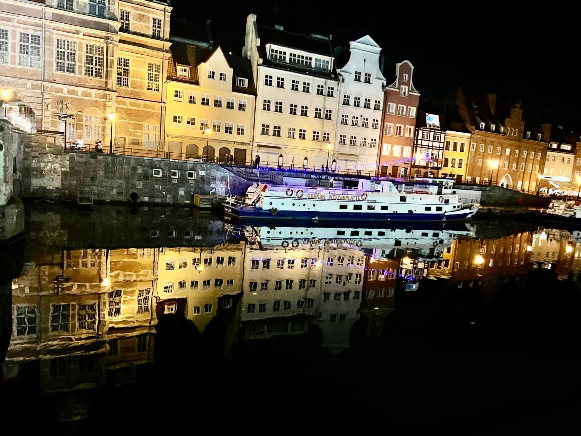 Baltic Riviera - Luxurious With Patio And River View Gdańsk